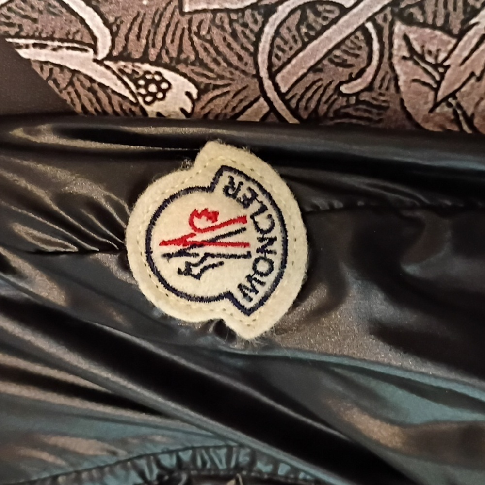 Authentic Moncler Glossy Black Trench Coat with Logo size 1